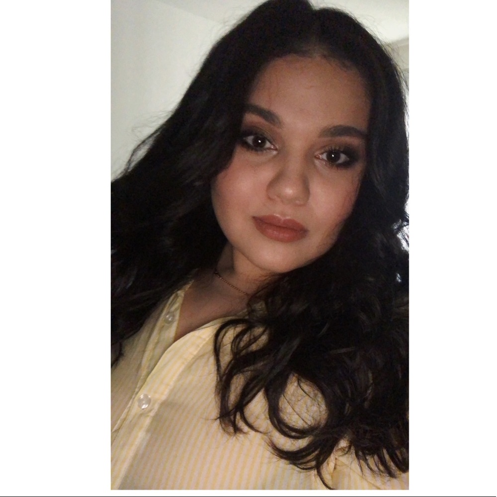 Meet your Posher, Esmira